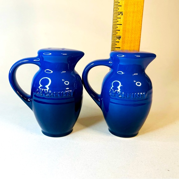 Le Creuset Indigo Cobalt Blue Ombré  Salt & Pepper Shakers Pitcher Jug Style - Picture 6 of 6